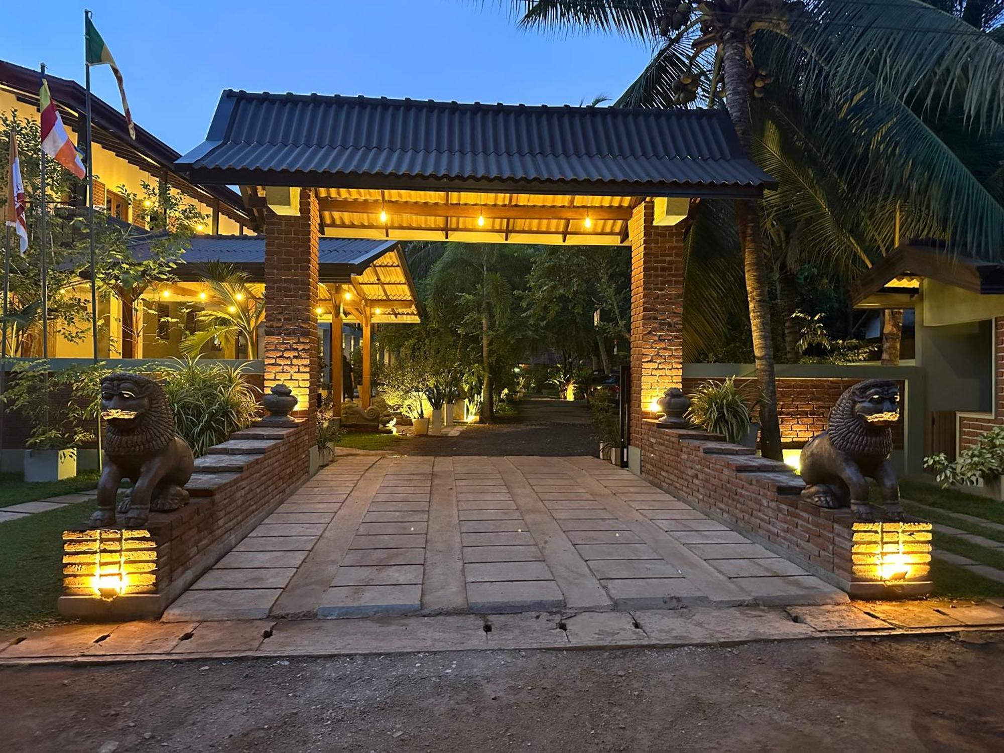Hotel Heladiv Anuradhapura Εξωτερικό φωτογραφία