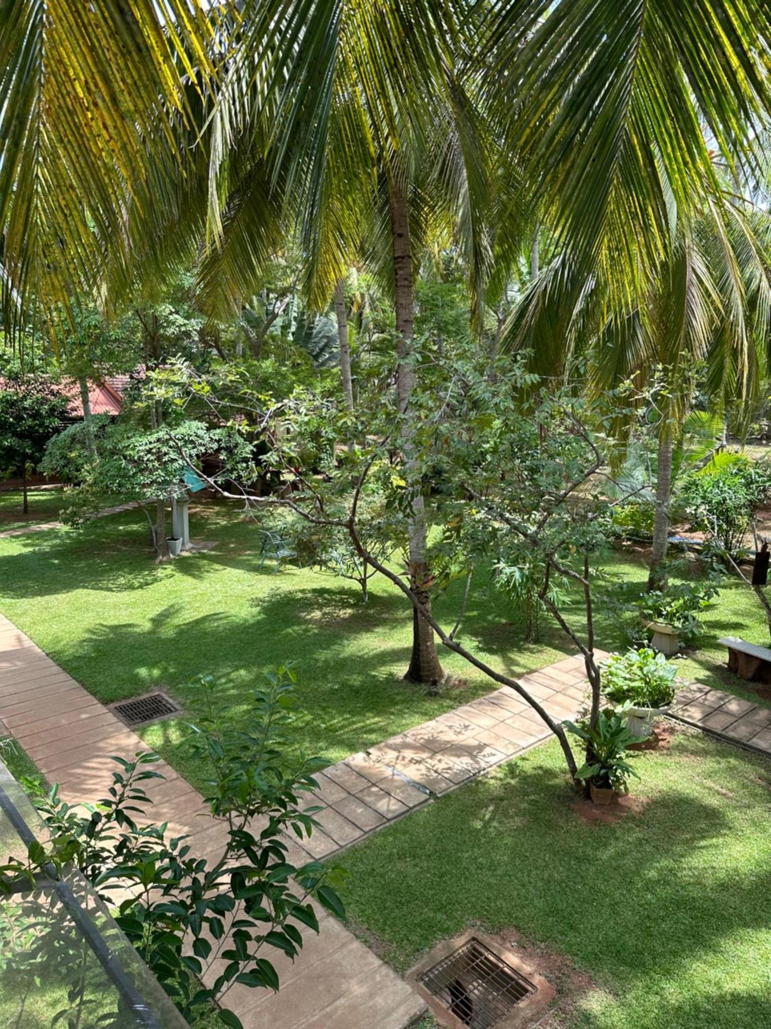 Hotel Heladiv Anuradhapura Εξωτερικό φωτογραφία