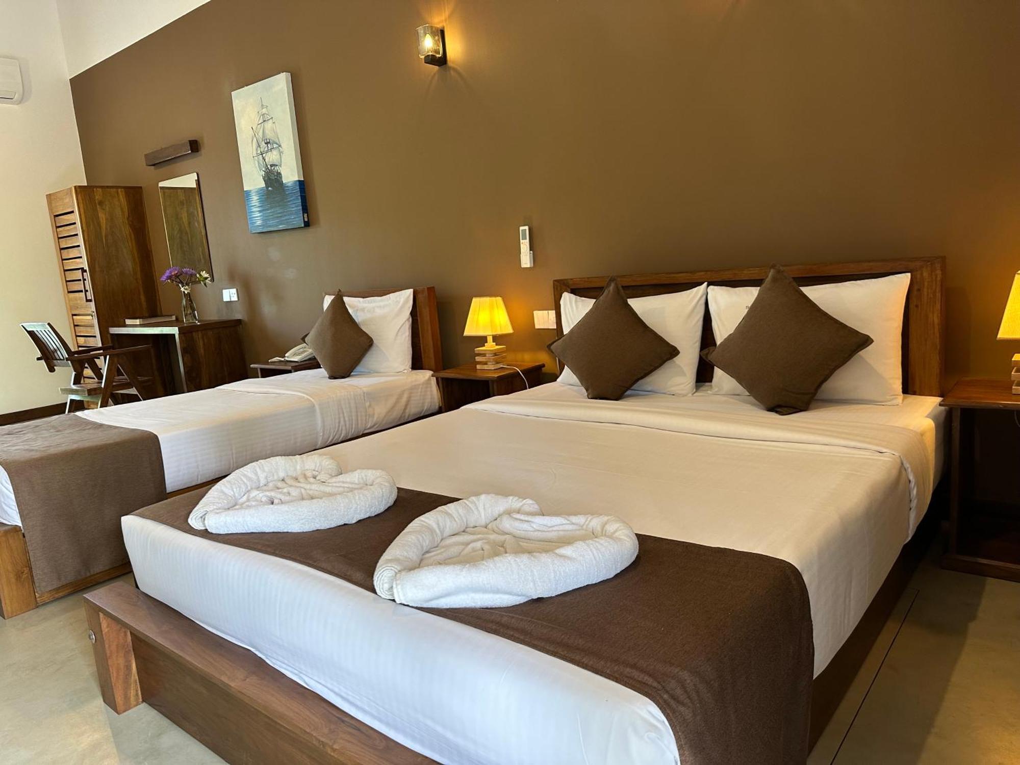 Hotel Heladiv Anuradhapura Εξωτερικό φωτογραφία
