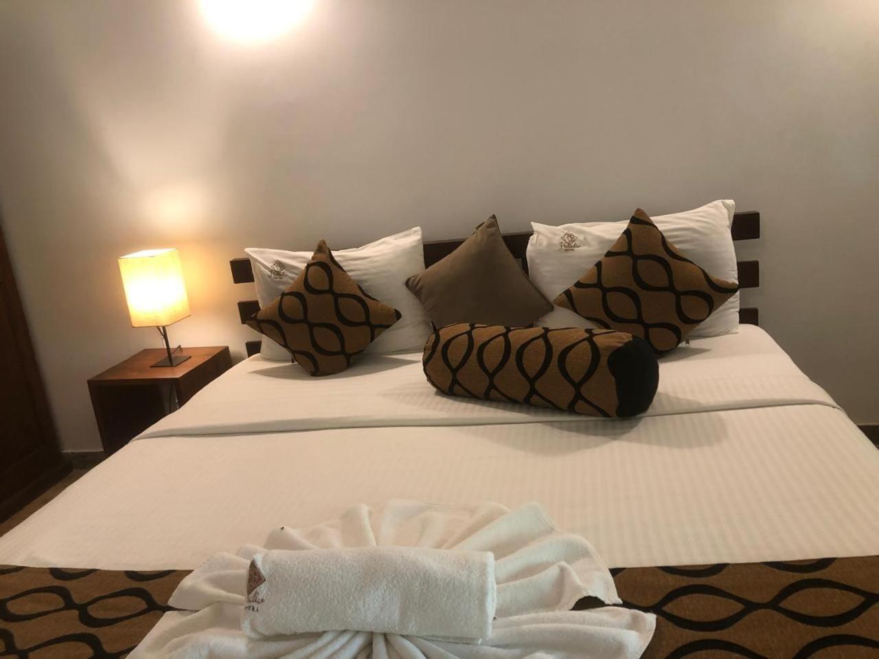 Hotel Heladiv Anuradhapura Εξωτερικό φωτογραφία