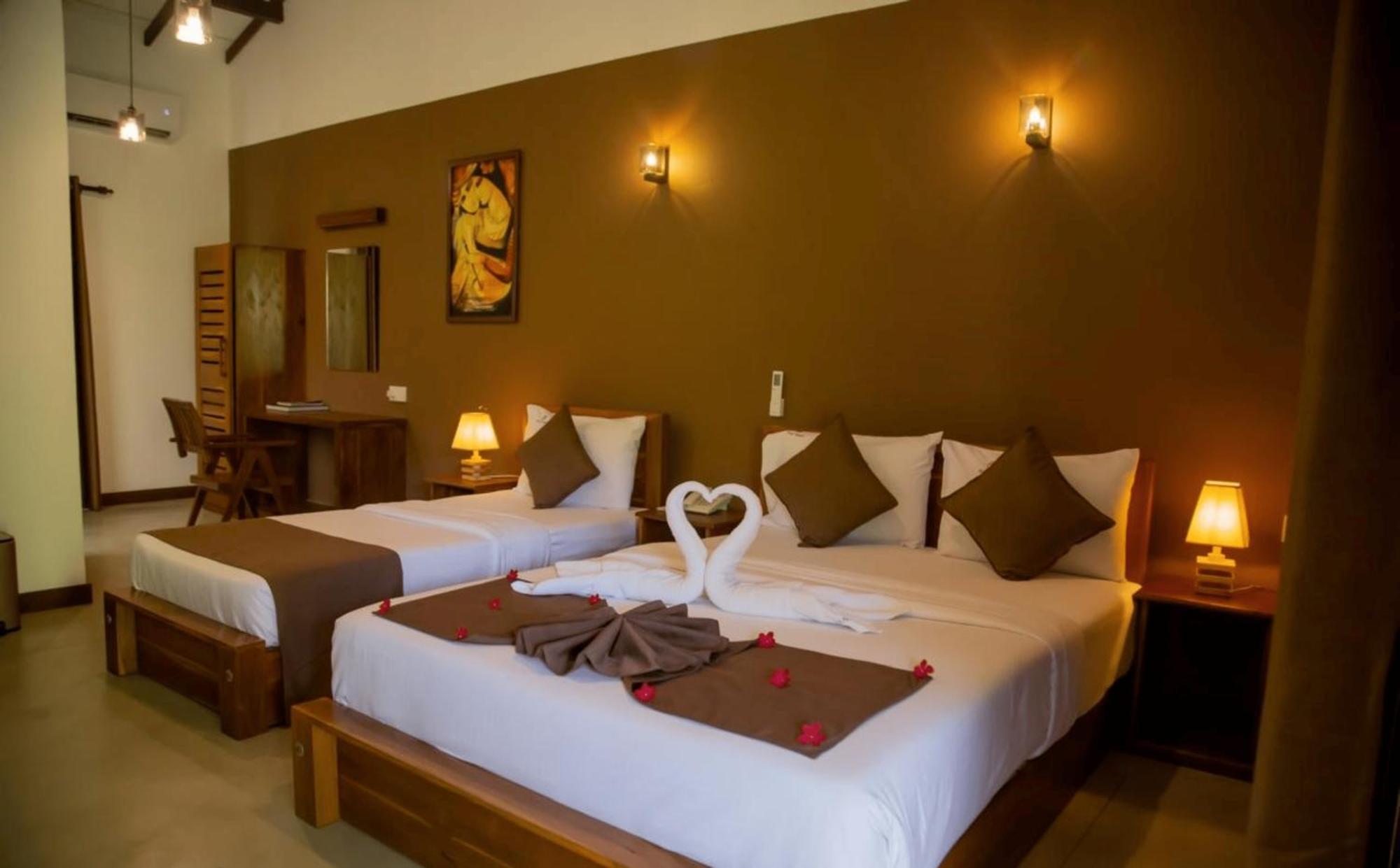 Hotel Heladiv Anuradhapura Εξωτερικό φωτογραφία